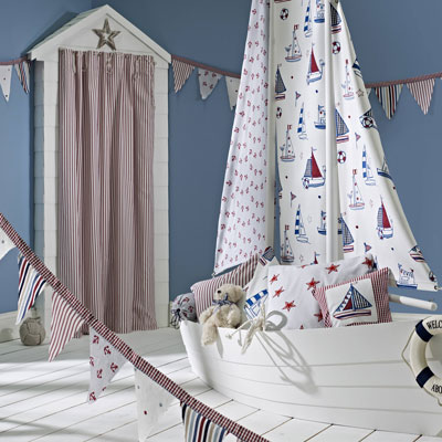 curtains and duvet covers for kids rooms in stripe fabrics
